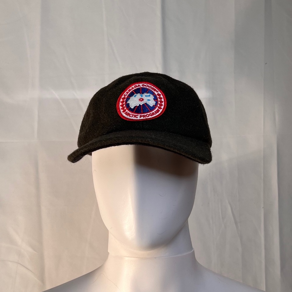 CANADA GOOSE KNIT HAT (OS)